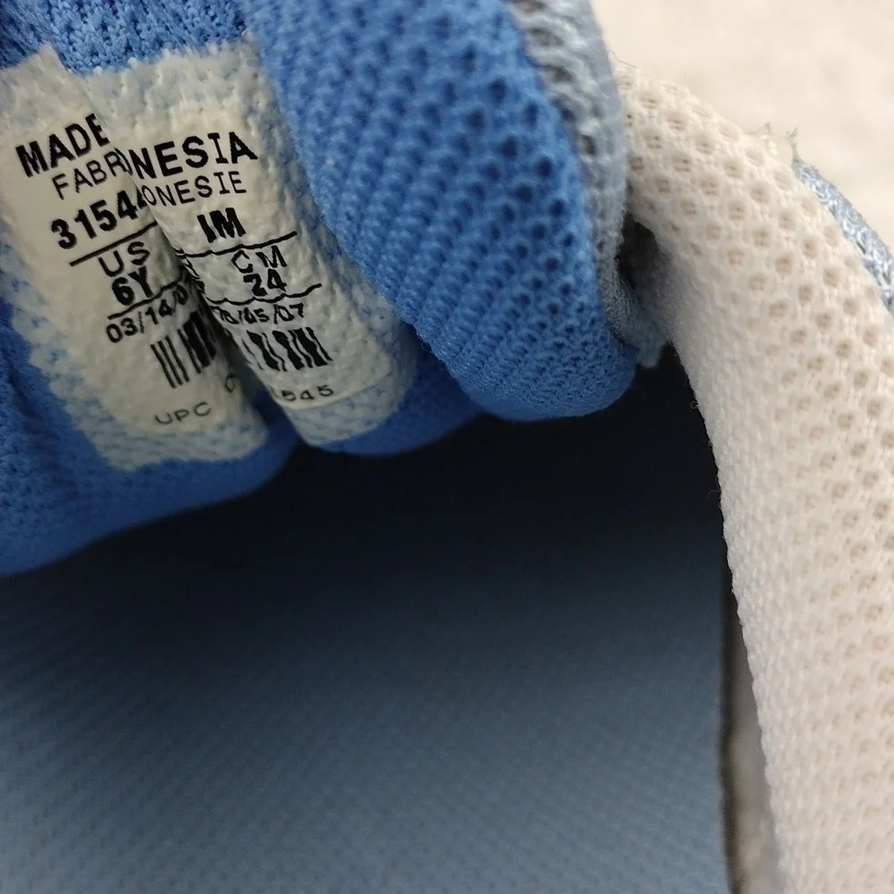 Nike XCelleration Blue Mesh White Detail Elastic Lace Step In Running Sneaker